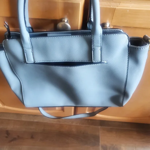 Elegant Blue Handbag - Picture 2 of 7